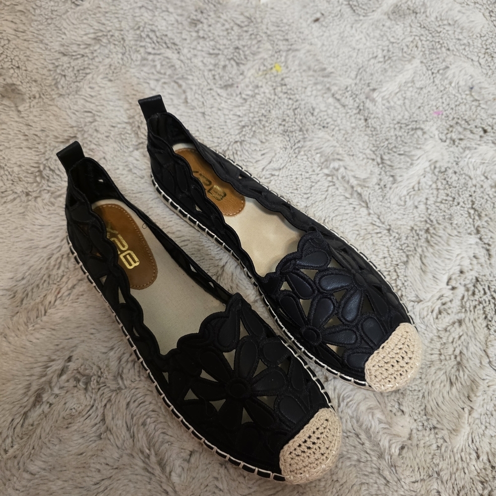 BCBG Navy Floral Espadrille Flats 7.5 - Picture 2 of 8